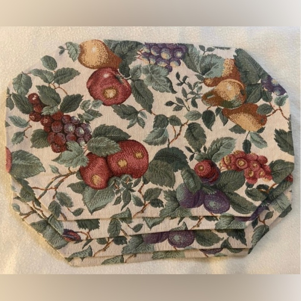 Place Mats, Napkins & Pot Holder Set - Picture 2 of 4